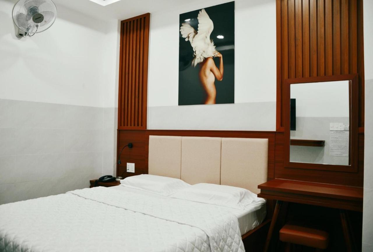 Tulip Hotel Ho Chi Minh City Bagian luar foto